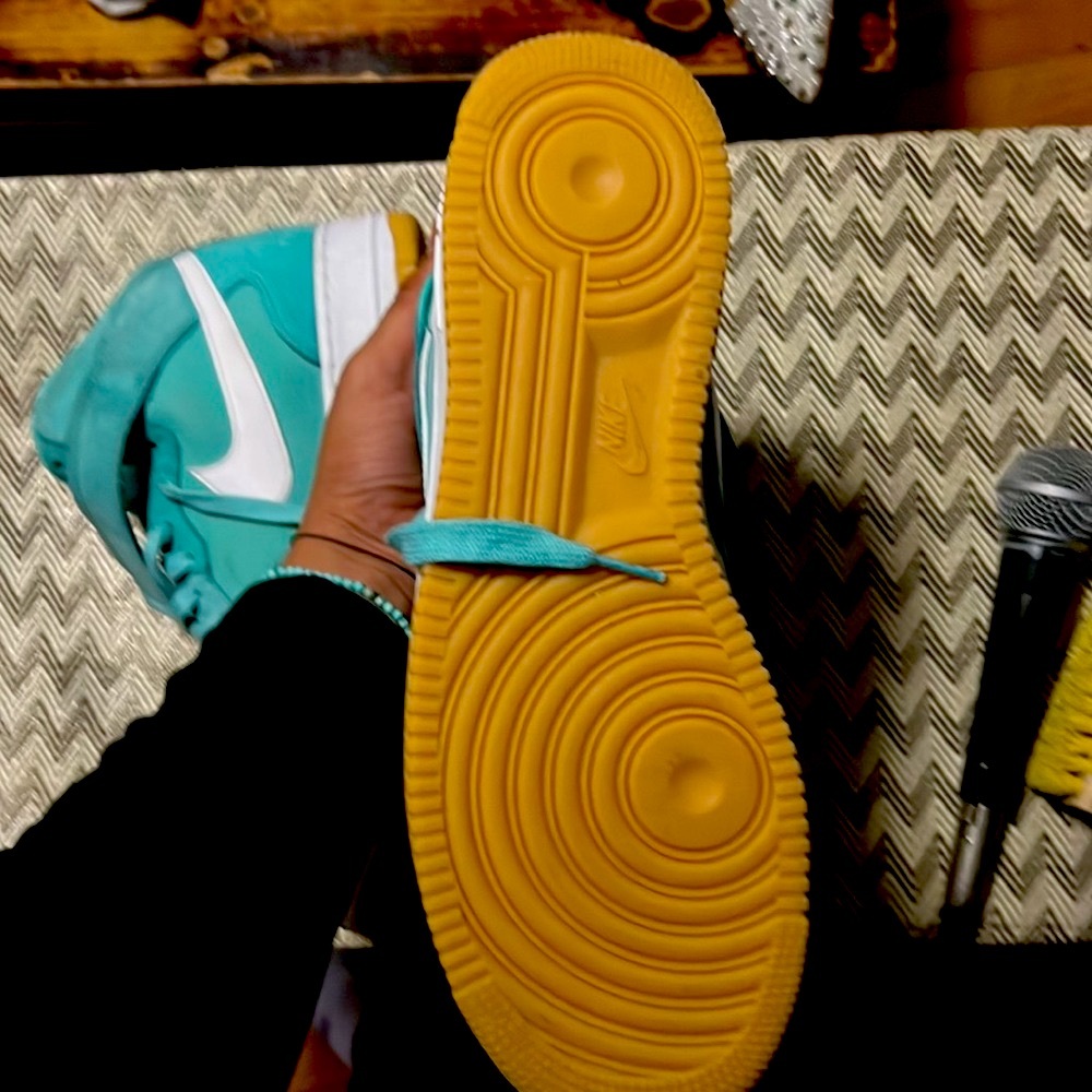 SUEDE TIFFANY BLUE NIKE AIR FORCE 1 size 12 - Picture 3 of 4